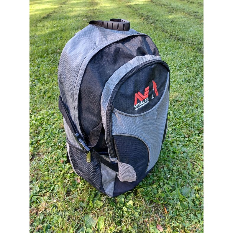 Rygsk med detektorlogo Minelab